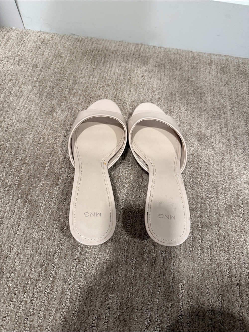 Mango patent leather Nude Open-Toe Kitten Heel Slide Sandals - Picture 9 of 9